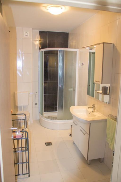 Apartments Kala Janjina Bilik gambar